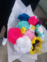 Load image into Gallery viewer, Crochet Flowers
