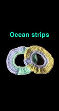 Load image into Gallery viewer, Scrunchies

